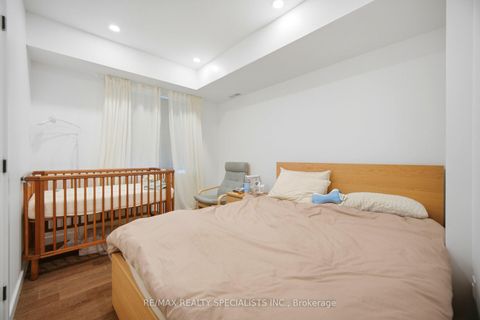Photo 7 at 298 South Kingsway, Swansea, Toronto