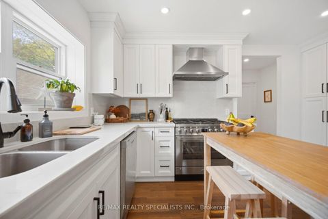Photo 18 at 298 South Kingsway, Swansea, Toronto
