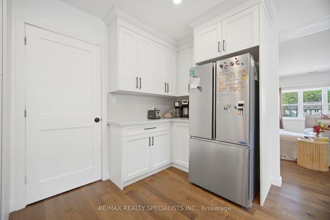Photo 19 at 298 South Kingsway, Swansea, Toronto