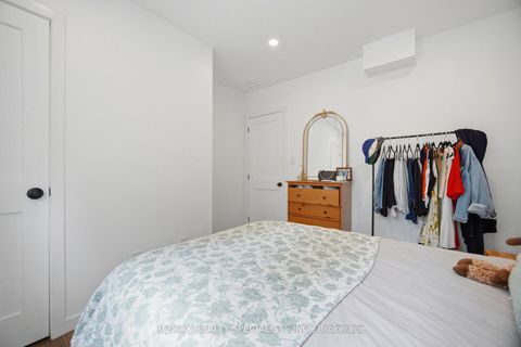 Photo 22 at 298 South Kingsway, Swansea, Toronto