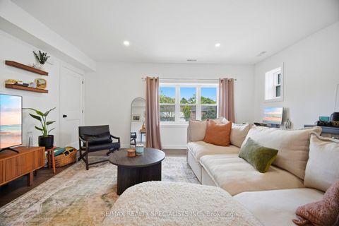 Photo 24 at 298 South Kingsway, Swansea, Toronto