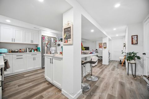 Photo 29 at 298 South Kingsway, Swansea, Toronto