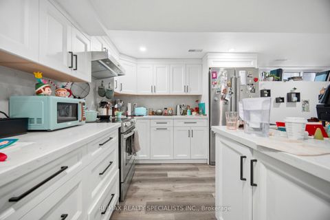 Photo 30 at 298 South Kingsway, Swansea, Toronto