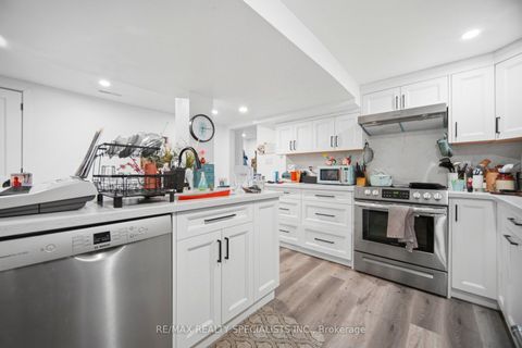Photo 31 at 298 South Kingsway, Swansea, Toronto