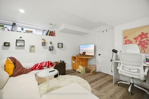 Photo 34 at 298 South Kingsway, Swansea, Toronto