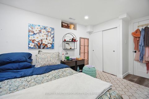 Photo 37 at 298 South Kingsway, Swansea, Toronto