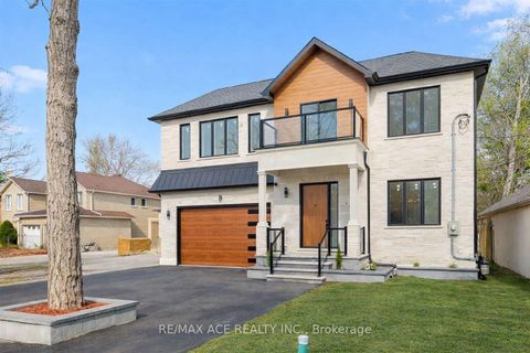 Photo 1 at 5 Larwood Boulevard, Cliffcrest, Toronto