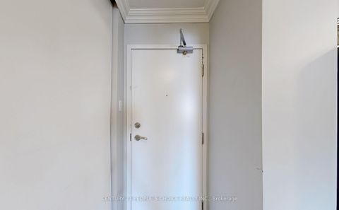 Photo 7 at 909 - 250 Davis Drive, Central Newmarket, Newmarket
