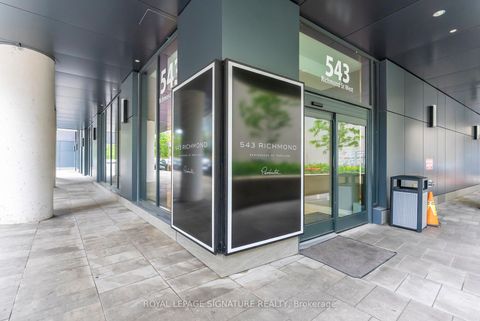 Photo 3 at 713 - 543 Richmond Street W, Waterfront Communities C1, Toronto