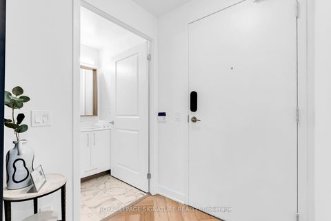Photo 5 at 713 - 543 Richmond Street W, Waterfront Communities C1, Toronto