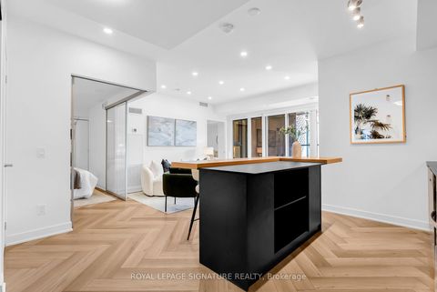 Photo 10 at 713 - 543 Richmond Street W, Waterfront Communities C1, Toronto