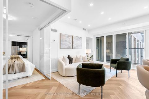 Photo 11 at 713 - 543 Richmond Street W, Waterfront Communities C1, Toronto