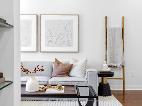 Photo 2 at 62 Doncaster Avenue, Lumsden, Toronto
