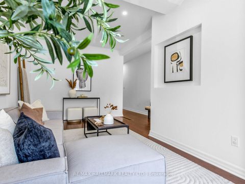 Photo 7 at 62 Doncaster Avenue, Lumsden, Toronto