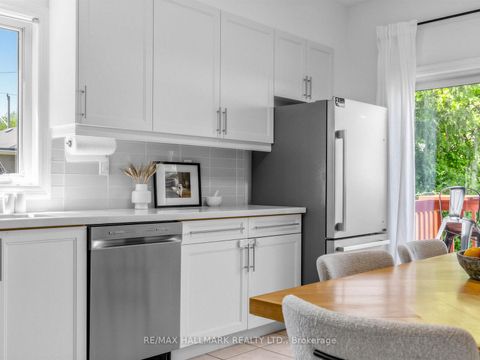 Photo 11 at 62 Doncaster Avenue, Lumsden, Toronto
