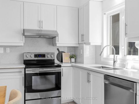 Photo 13 at 62 Doncaster Avenue, Lumsden, Toronto