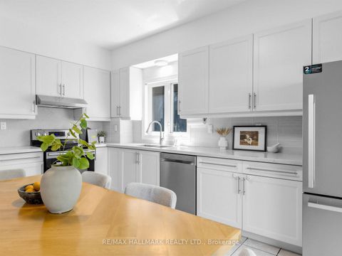 Photo 14 at 62 Doncaster Avenue, Lumsden, Toronto