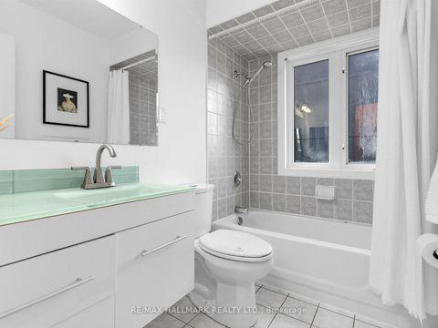 Photo 19 at 62 Doncaster Avenue, Lumsden, Toronto
