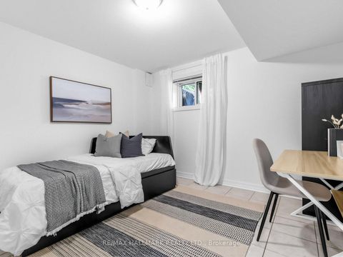 Photo 33 at 62 Doncaster Avenue, Lumsden, Toronto