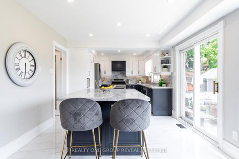 Photo 7 at 124 Bathgate Drive, Centennial Scarborough, Toronto