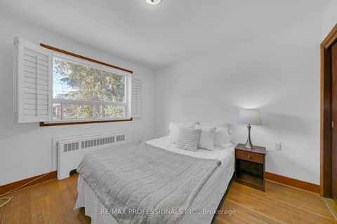 Photo 6 at 29 Tremont Road, City Centre West, Toronto