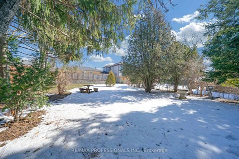 Photo 11 at 29 Tremont Road, City Centre West, Toronto