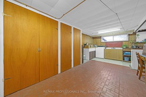 Photo 37 at 29 Tremont Road, City Centre West, Toronto