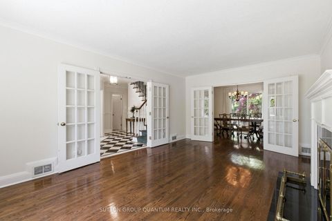 Photo 12 at 8 Riverside Crescent, Swansea, Toronto