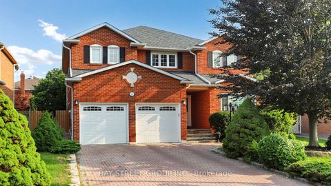 Photo 1 at 57 Whitburn Crescent, Maple, Vaughan