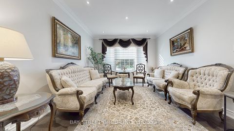 Photo 3 at 57 Whitburn Crescent, Maple, Vaughan
