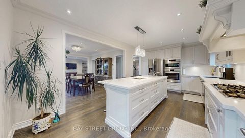 Photo 7 at 57 Whitburn Crescent, Maple, Vaughan