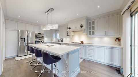 Photo 10 at 57 Whitburn Crescent, Maple, Vaughan