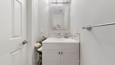 Photo 15 at 57 Whitburn Crescent, Maple, Vaughan
