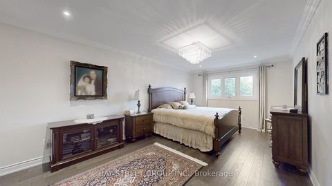 Photo 18 at 57 Whitburn Crescent, Maple, Vaughan
