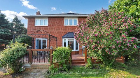 Photo 40 at 57 Whitburn Crescent, Maple, Vaughan