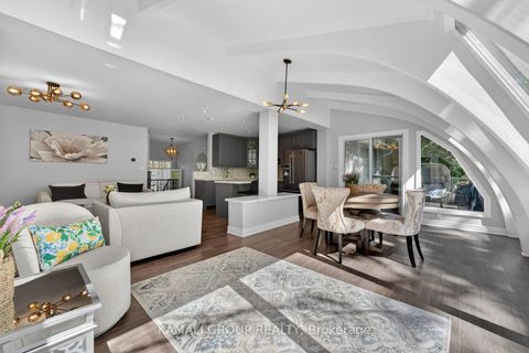 Photo 10 at 61 Lawnwood Court, Mill Pond, Richmond Hill