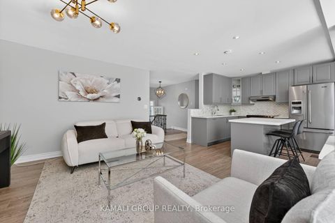 Photo 11 at 61 Lawnwood Court, Mill Pond, Richmond Hill