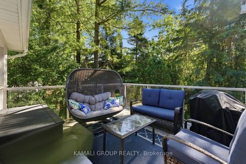 Photo 13 at 61 Lawnwood Court, Mill Pond, Richmond Hill