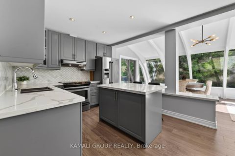 Photo 16 at 61 Lawnwood Court, Mill Pond, Richmond Hill