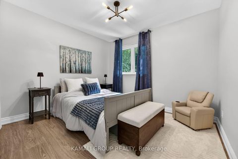 Photo 26 at 61 Lawnwood Court, Mill Pond, Richmond Hill