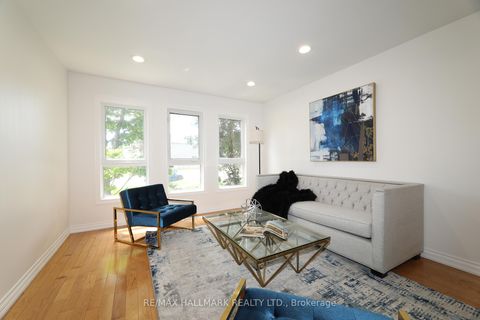 Photo 4 at 58 Pickett Crescent, Westbrook, Richmond Hill