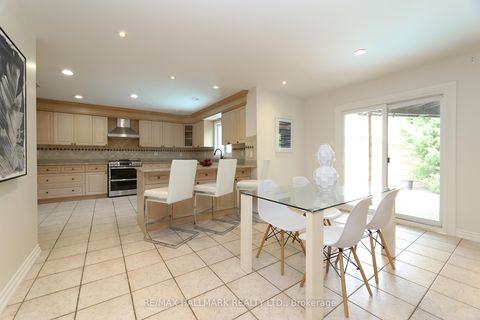 Photo 10 at 58 Pickett Crescent, Westbrook, Richmond Hill