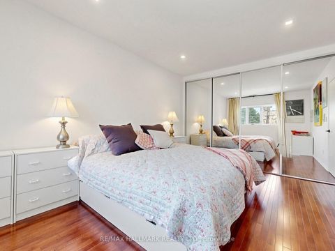 Photo 32 at 63 St Clements Avenue, Eglinton, Toronto