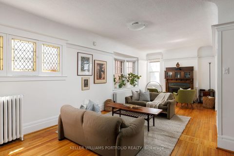Photo 5 at 219 Howard Park Avenue, Swansea, Toronto