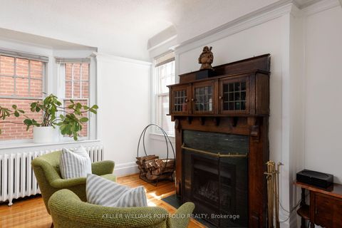 Photo 7 at 219 Howard Park Avenue, Swansea, Toronto