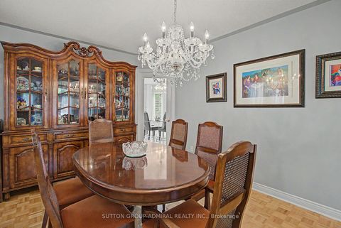 Photo 6 at 9 Hammerstone Crescent, Beverley Glen, Vaughan
