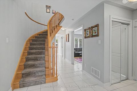 Photo 7 at 9 Hammerstone Crescent, Beverley Glen, Vaughan