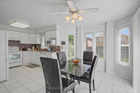 Photo 11 at 9 Hammerstone Crescent, Beverley Glen, Vaughan