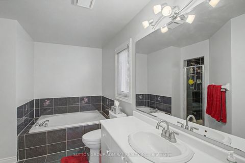 Photo 20 at 9 Hammerstone Crescent, Beverley Glen, Vaughan