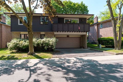 Photo 5 at H55 - 55 Guildcrest Drive, Guildwood, Toronto